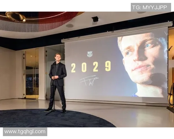 足球球星与普通人之间的距离与共鸣：从偶像崇拜到人性化交流的转变